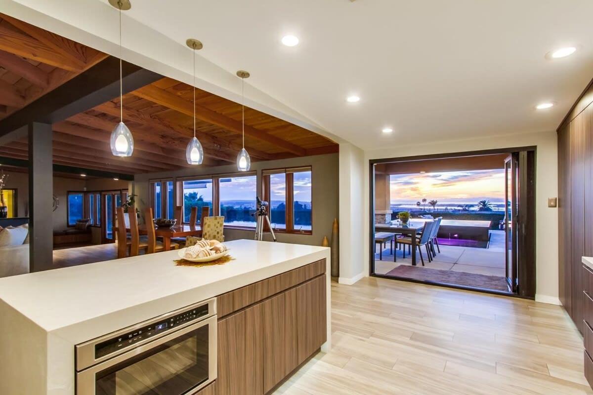 Panoramic Ocean Sunset Views With Heated Pool & Location San Diego