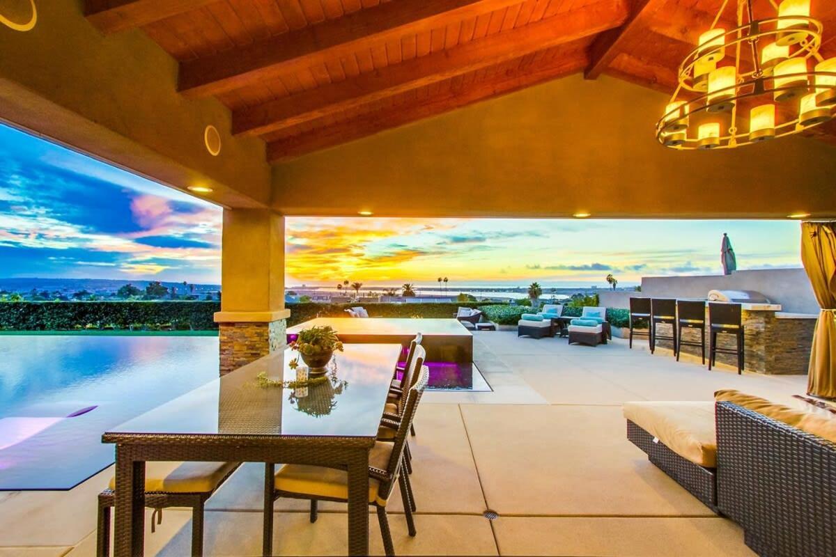 Holiday home Panoramic Ocean Sunset Views With Heated Pool & Location