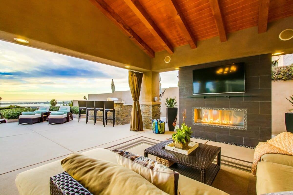 Panoramic Ocean Sunset Views With Heated Pool & Location Holiday home San Diego