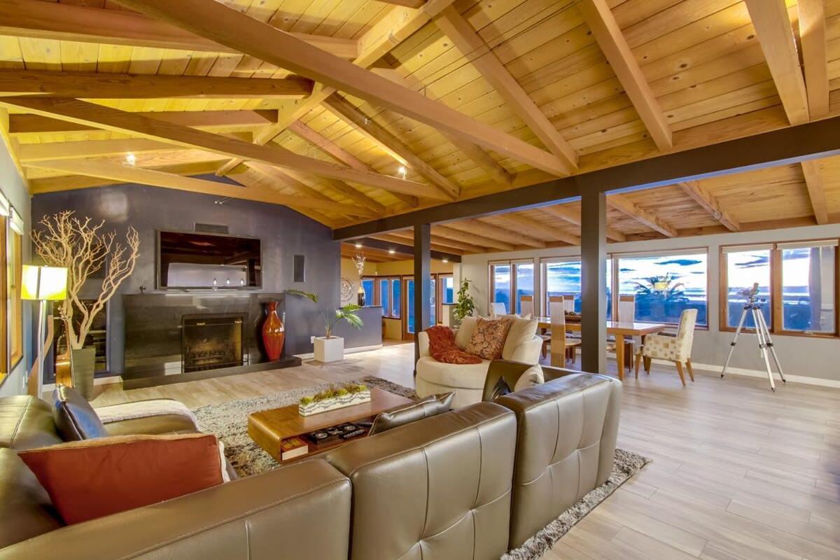 Holiday home Panoramic Ocean Sunset Views With Heated Pool & Location *