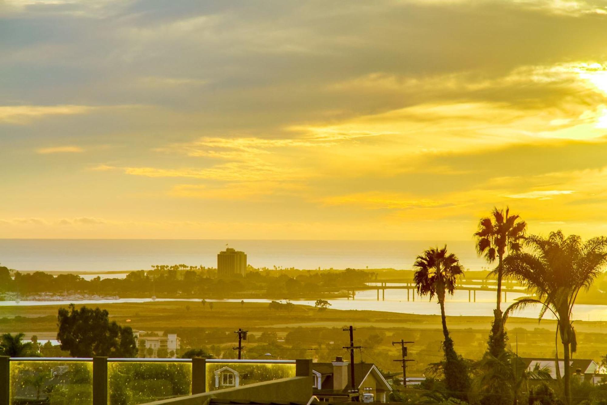 Holiday home Panoramic Ocean Sunset Views With Heated Pool & Location San Diego