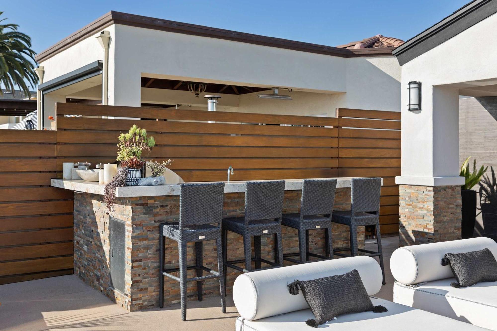 Holiday home Panoramic Ocean Sunset Views With Heated Pool & Location *